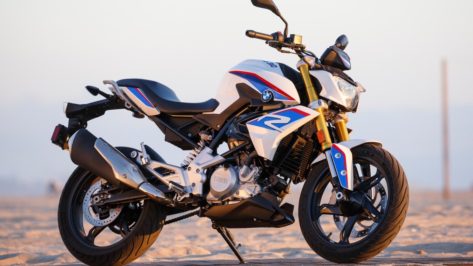 Royal Enfield का धंधा बंद कराने लॉन्च हो रही है BMW G 310 R स्पोर्ट्स बाइक जाने ब्रांडेड फीचर्स और कीमत