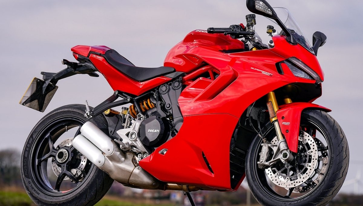 937 CC के पॉवरफुल इंजन और दमदार परफॉर्मेंस के साथ भारतीय मार्केट में धूम मचाने लॉन्च हो रही है Ducati SuperSport बाइक जाने कीमत