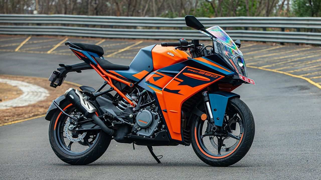 KTM RC 390 लॉन्च दमदार परफॉर्मेंस, नया लुक और एडवांस्ड फीचर्स के साथ आई स्पोर्ट्स बाइक